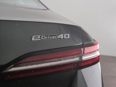 2025 BMW i5 - photo 25
