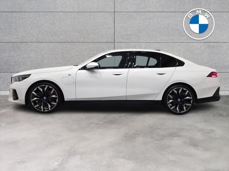 2024 BMW 5-Series - photo 3