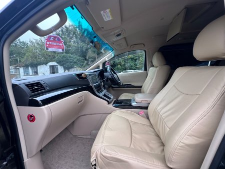 2014 Toyota Alphard - photo 14