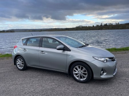 2013 Toyota Auris - photo 2