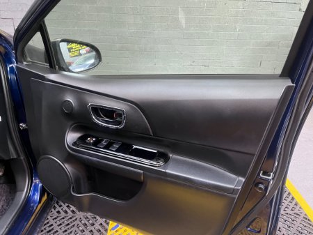 2017 Toyota Aqua - photo 14