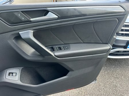 2020 Volkswagen Tiguan - photo 25