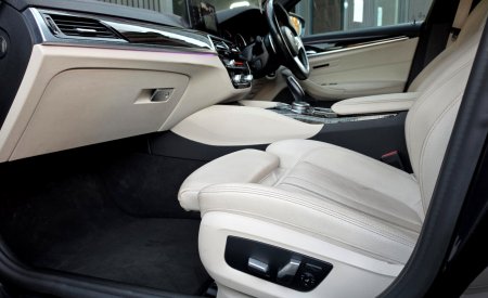2017 BMW 5-Series - photo 24