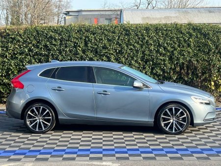 2017 Volvo V40 - photo 2