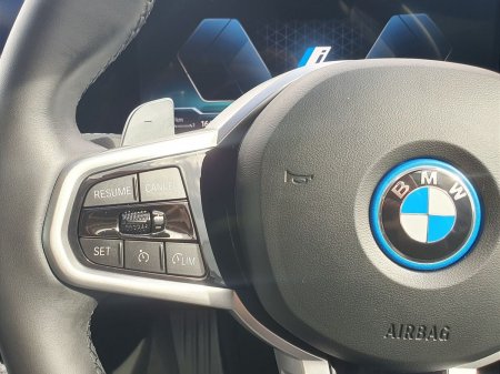 2025 BMW 3-Series - photo 17
