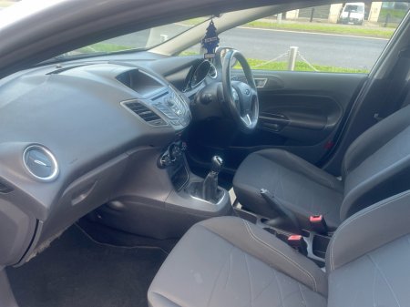 2014 Ford Fiesta - photo 2