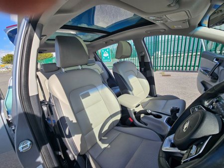 2021 Kia Sportage - photo 16