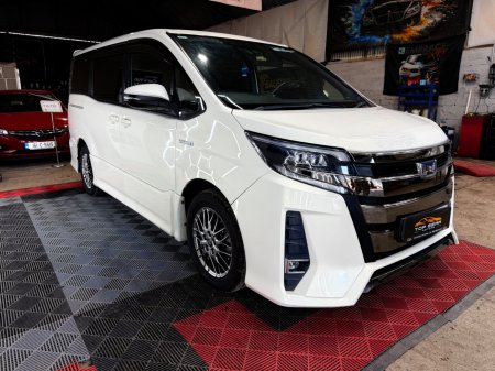2019 Toyota Noah - photo 3