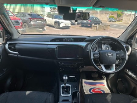 2025 Toyota Hilux - photo 8
