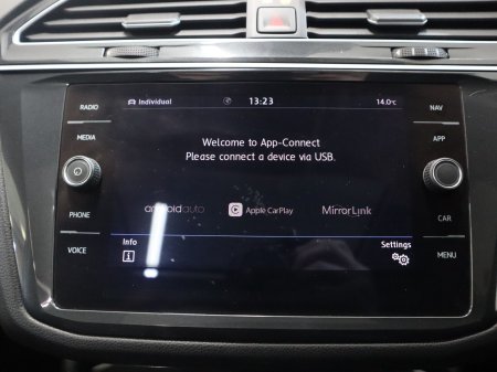 2020 Volkswagen Tiguan - photo 21