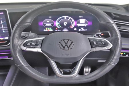 2025 Volkswagen Tiguan - photo 17