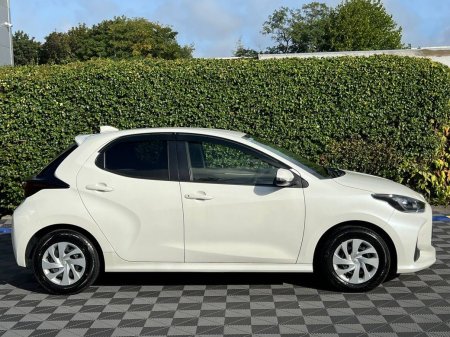2021 Toyota Yaris - photo 2