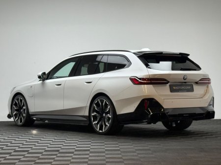 2025 BMW 5-Series - photo 5