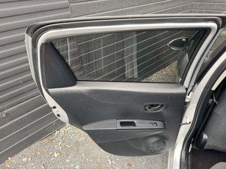 2013 Toyota Yaris - photo 16