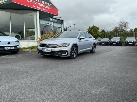 2022 Volkswagen Passat - photo 2