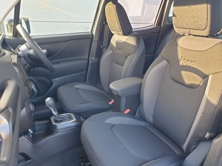 2024 Jeep Renegade - photo 28