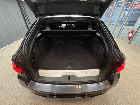 2022 BMW 5-Series - photo 36