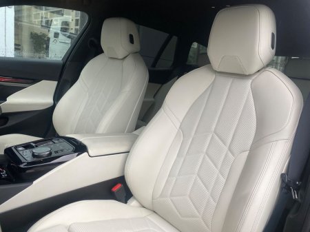 2025 BMW 5-Series - photo 14