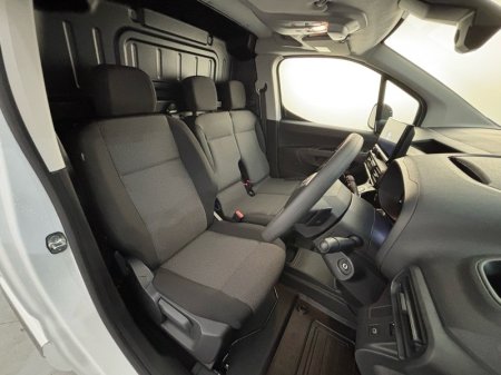 2026 Toyota Proace City - photo 18