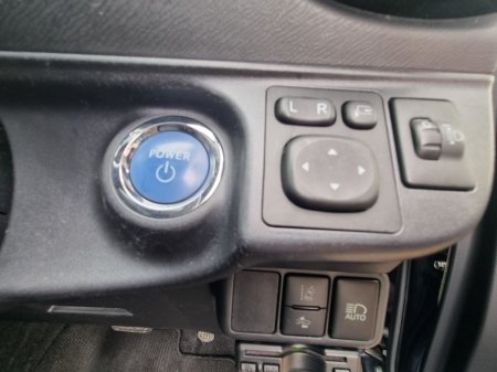 2019 Toyota Aqua - photo 16
