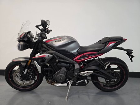2021 Triumph Street triple - photo 4