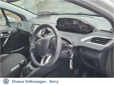 2016 Peugeot 208 - photo 2
