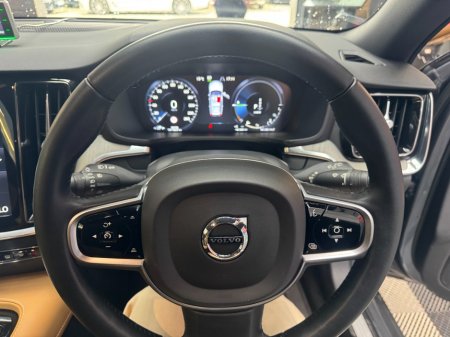 2020 Volvo V60 - photo 12