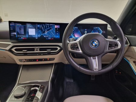 2023 BMW 3-Series - photo 7