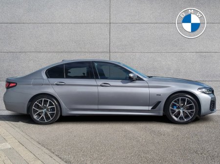 2023 BMW 5-Series - photo 3