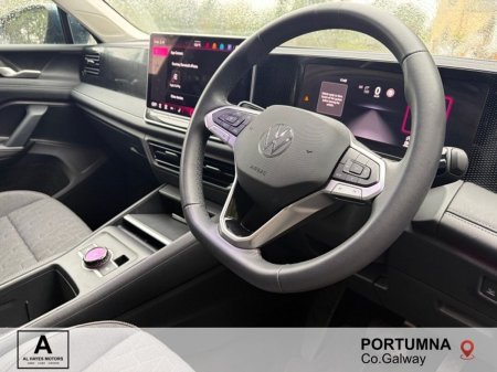 2025 Volkswagen Tiguan - photo 2