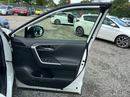 2021 Toyota RAV4 - photo 11