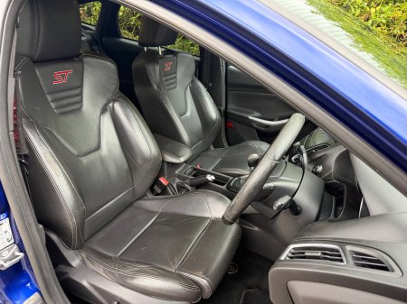 2016 Ford Focus - photo 14