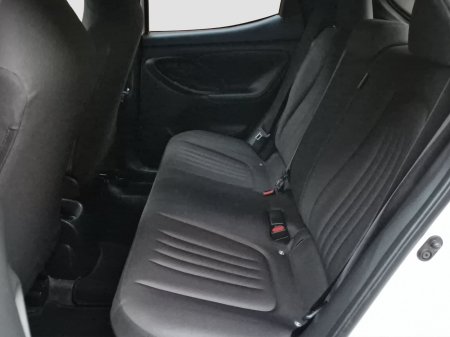 2020 Toyota Yaris - photo 16