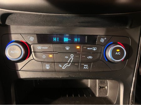 2016 Ford Focus - photo 18