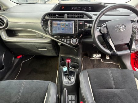 2015 Toyota Aqua - photo 14