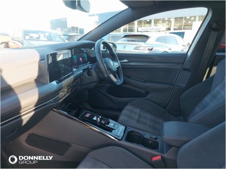 2023 Volkswagen Golf - photo 2