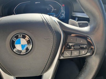 2021 BMW 5-Series - photo 17