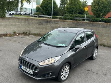 2017 Ford Fiesta - photo 2