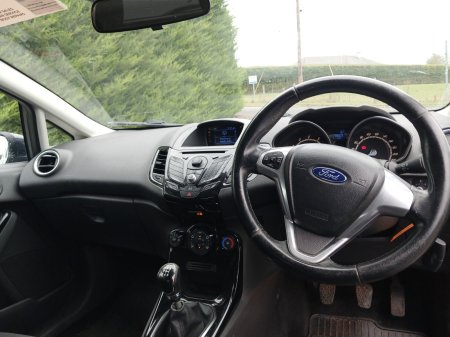 2013 Ford Fiesta - photo 11