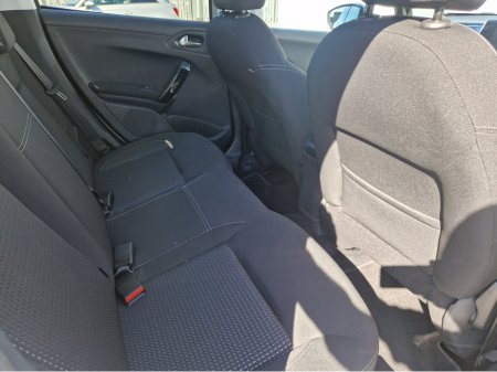2017 Peugeot 208 - photo 18