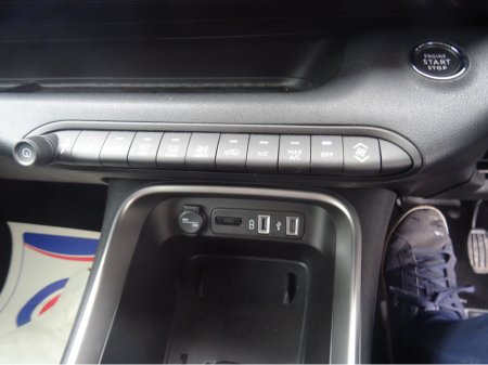 2025 Jeep Avenger - photo 18
