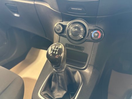 2015 Ford Fiesta - photo 18