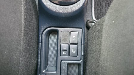 2018 Toyota Vitz - photo 16