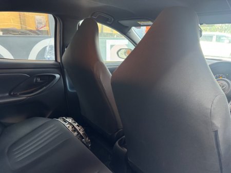 2022 Toyota Yaris - photo 12
