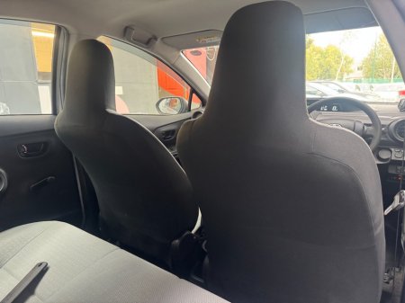 2019 Toyota Aqua - photo 17