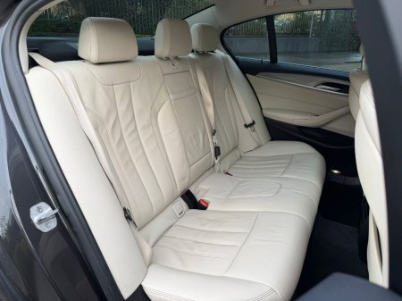 2018 BMW 5-Series - photo 17