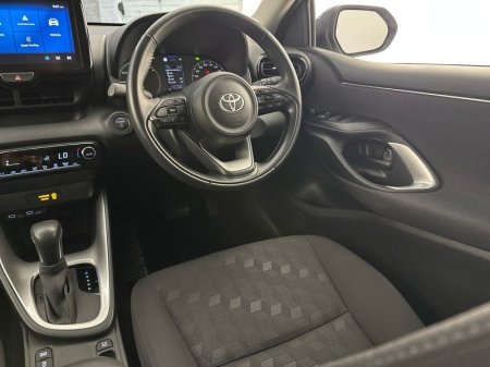 2025 Toyota Yaris - photo 9