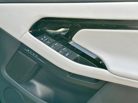 2026 Land Rover Range Rover Evoque - photo 9