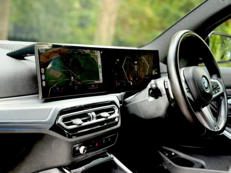 2023 BMW 3-Series - photo 32