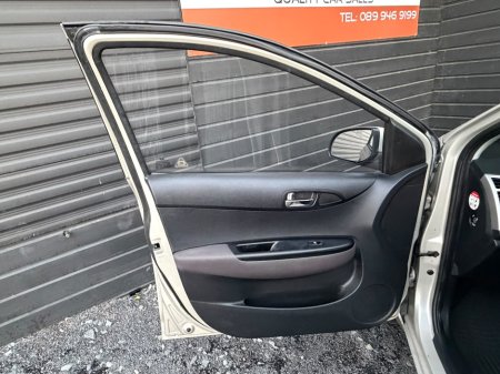 2012 Hyundai i20 - photo 19